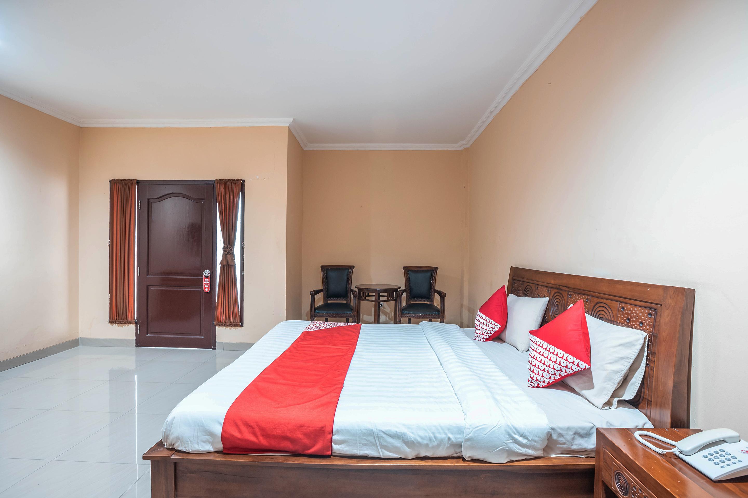 Super Oyo 686 Bunga Karang Hotel Бекаси Экстерьер фото
