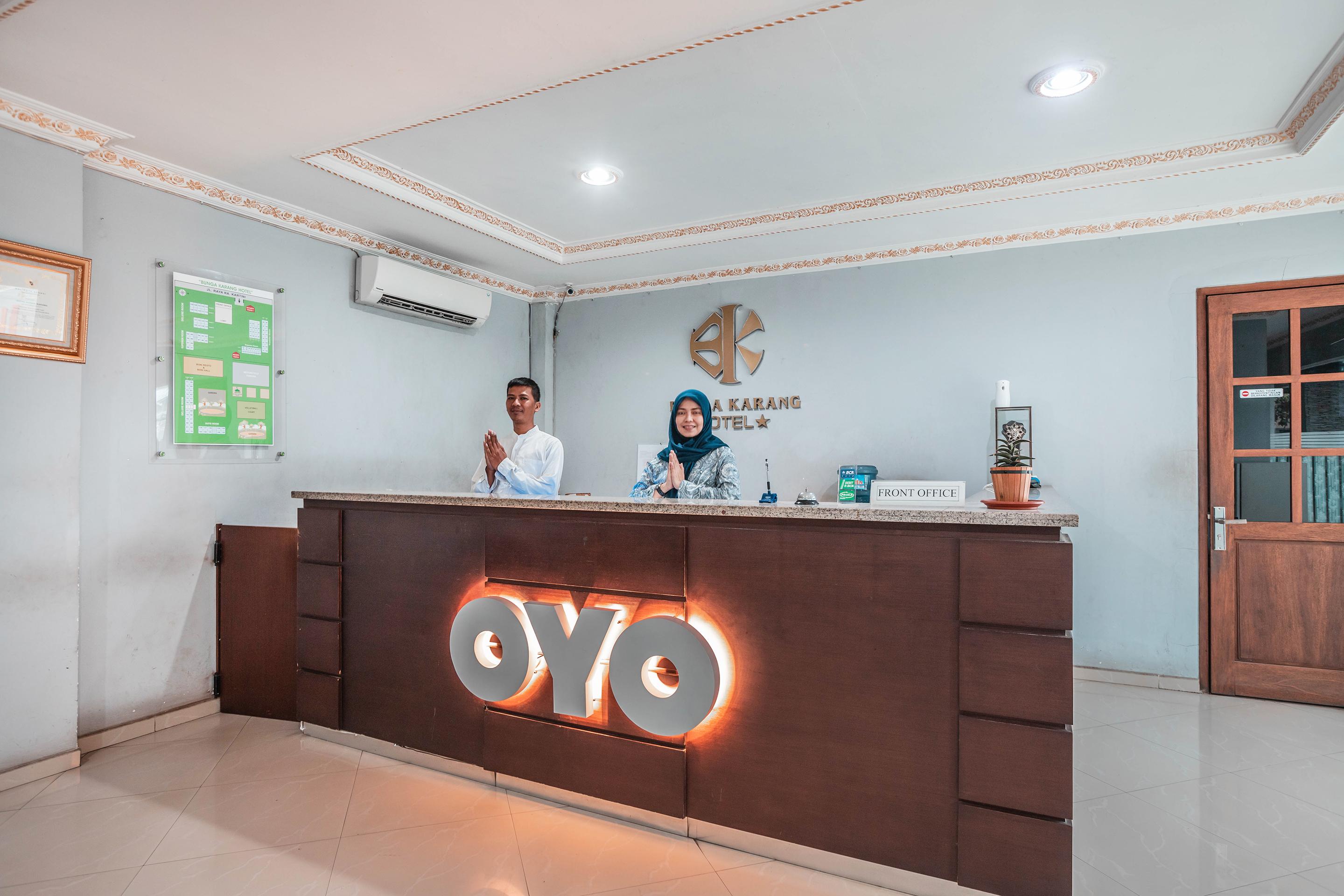 Super Oyo 686 Bunga Karang Hotel Бекаси Экстерьер фото