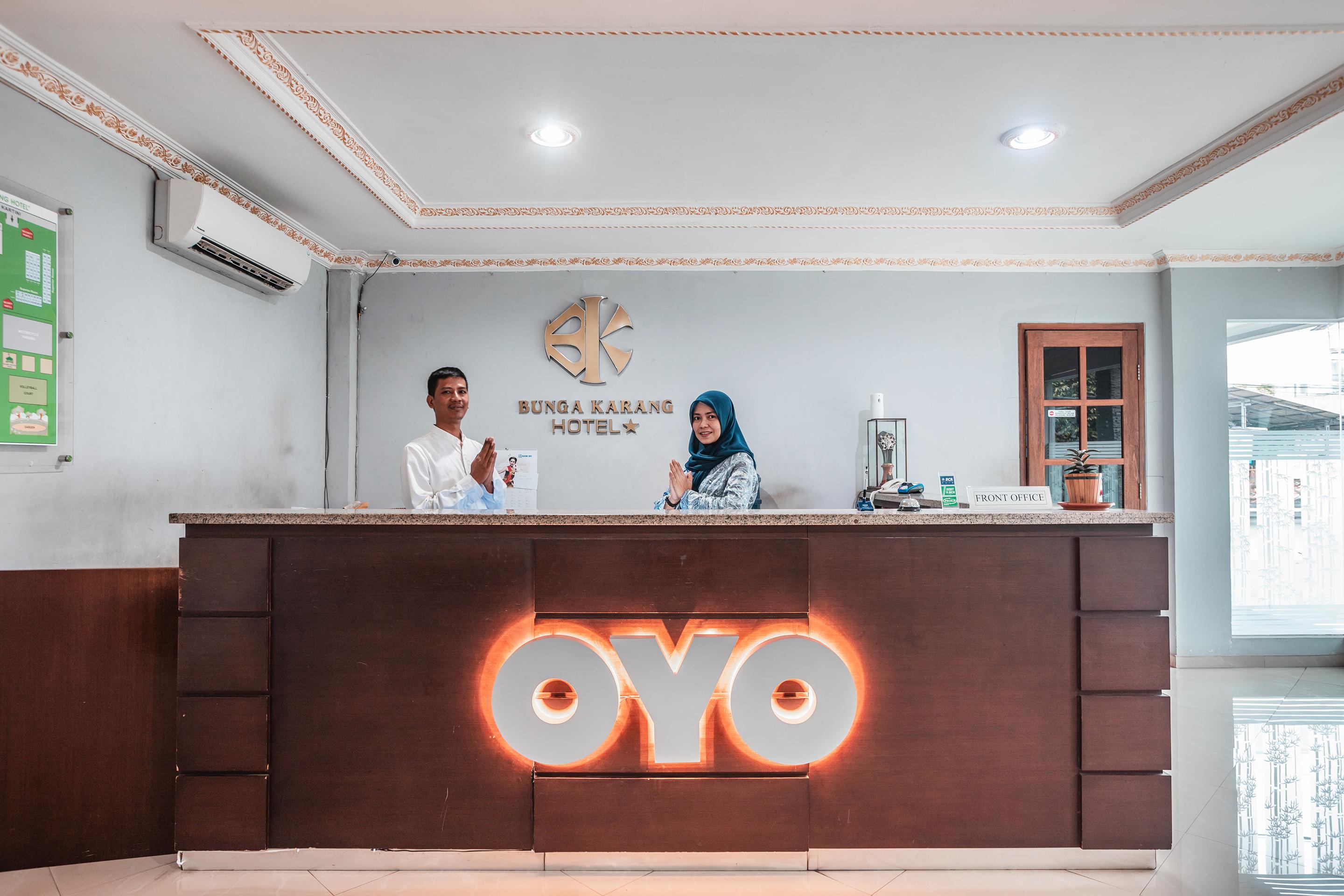 Super Oyo 686 Bunga Karang Hotel Бекаси Экстерьер фото