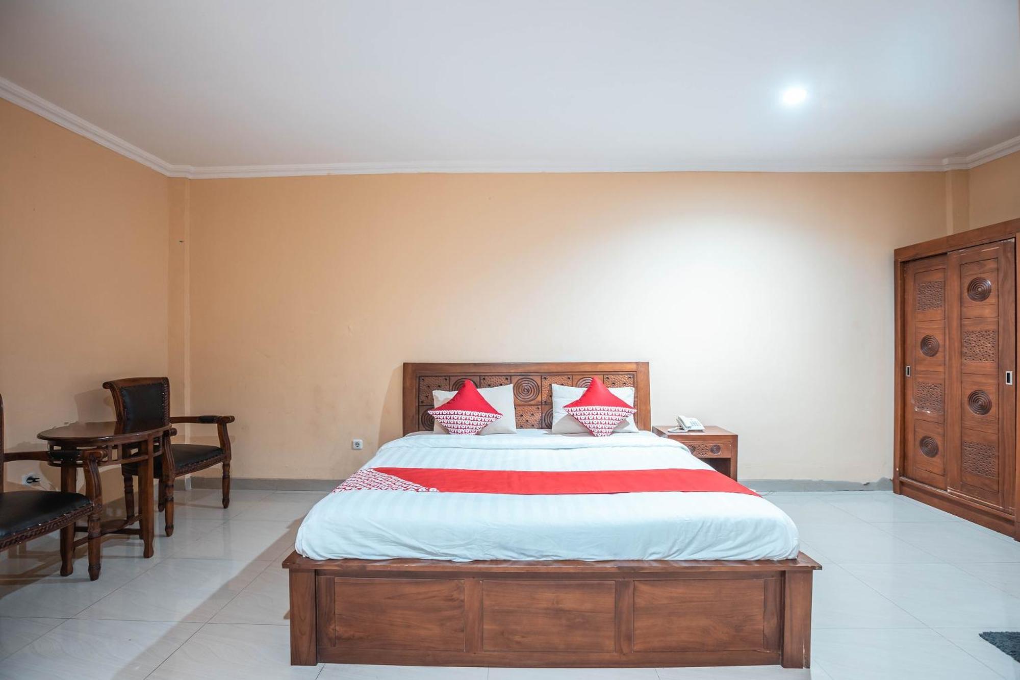 Super Oyo 686 Bunga Karang Hotel Бекаси Экстерьер фото