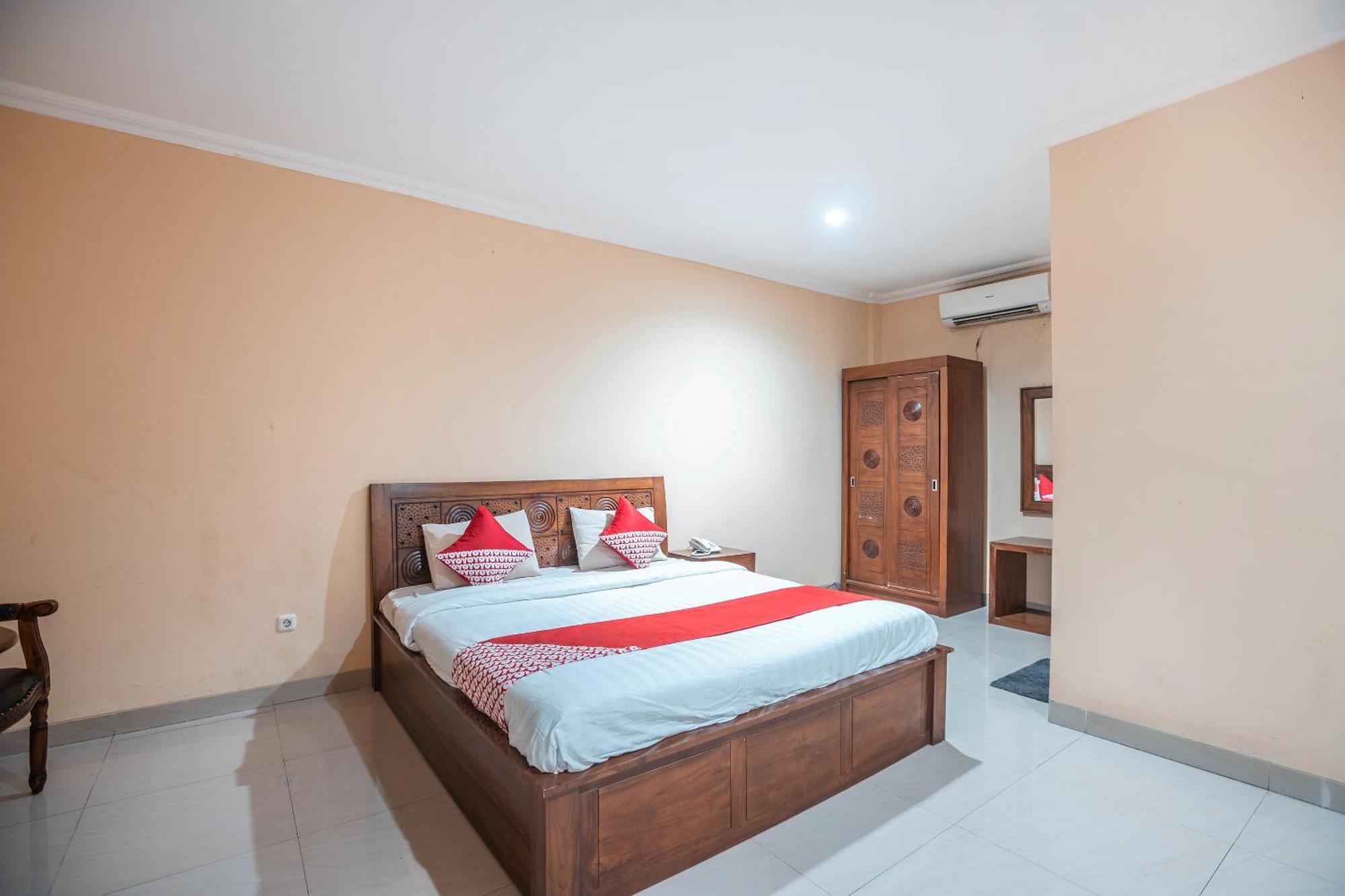 Super Oyo 686 Bunga Karang Hotel Бекаси Экстерьер фото